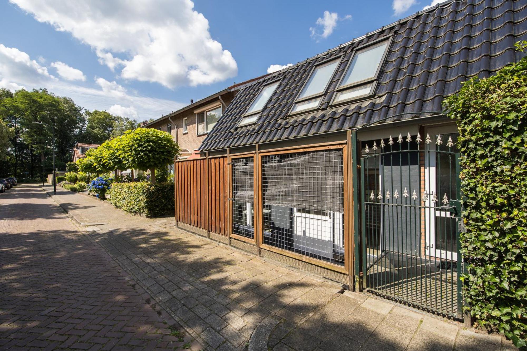 Luxe Wellness Apartment Apeldoorn With Jacuzzi And Sauna Bagian luar foto
